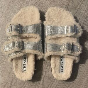 Steve Madden Metallic Silver and Cream Fuzzy Slides